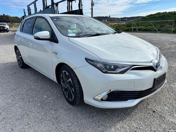 Toyota Auris Hatchback, Petrol Hybrid, 2016, White