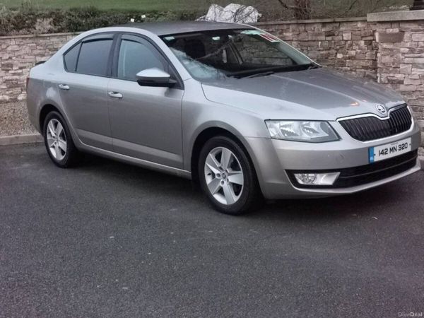 Skoda Octavia Saloon, Diesel, 2014, Beige