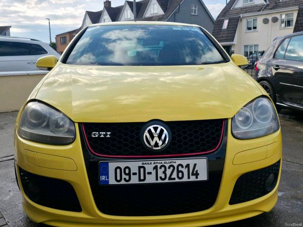 Volkswagen Golf Hatchback, Petrol, 2009, Yellow