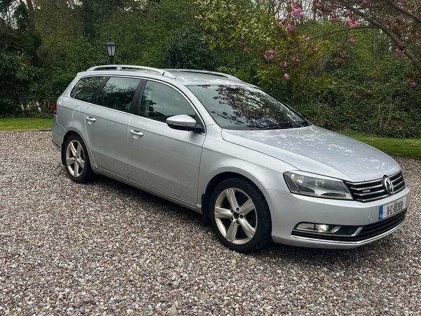 Volkswagen Passat Saloon, Diesel, 2011, Silver