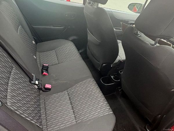 Toyota Yaris Hatchback, Petrol, 2013, Red