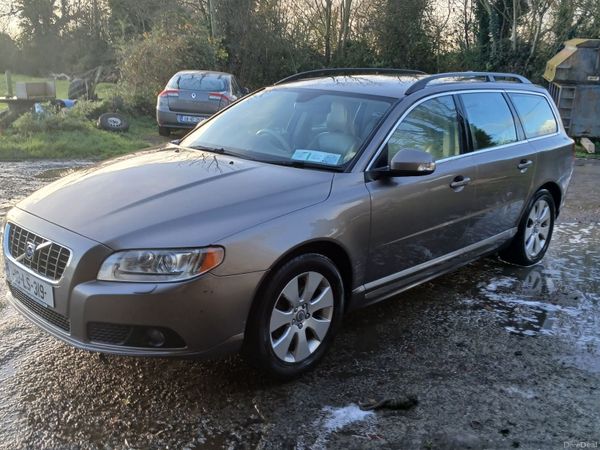 Volvo V70 Estate, Diesel, 2010, Grey