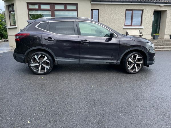 Nissan Qashqai Hatchback, Diesel, 2018, Black