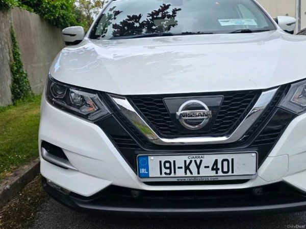 Nissan Qashqai MPV, Petrol, 2019, White