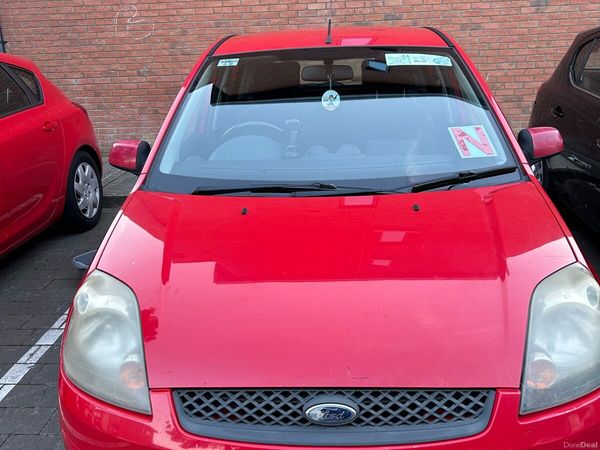 Ford Fiesta Hatchback, Petrol, 2007, Red