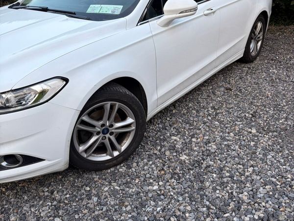 Ford Mondeo Hatchback, Diesel, 2015, White