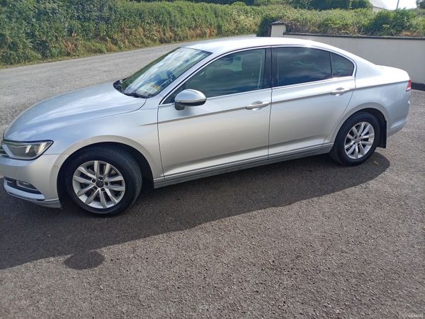 Volkswagen Passat Saloon, Diesel, 2017, Grey