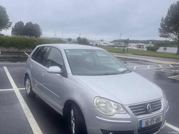 Volkswagen Polo Hatchback, Diesel, 2010, Silver