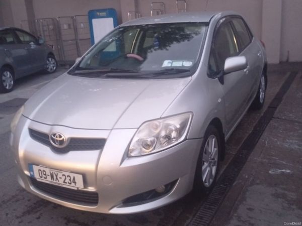 Toyota Auris Hatchback, Petrol, 2009, Silver