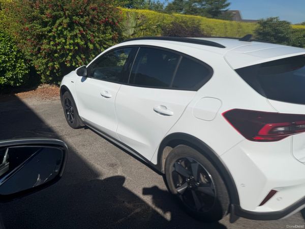 Ford Focus Hatchback, Petrol, 2023, White