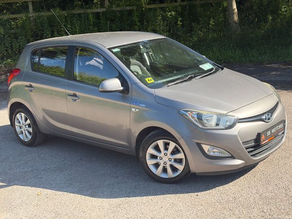 Hyundai i20 Hatchback, Petrol, 2014, Grey