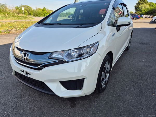 Honda Fit Hatchback, Petrol Hybrid, 2014, White