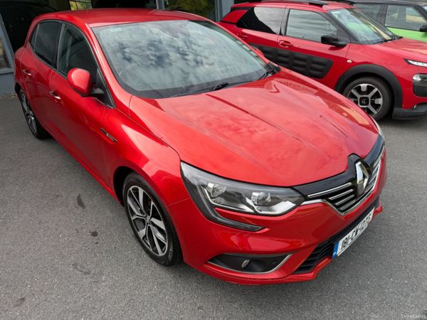 Renault Megane Hatchback, Diesel, 2018, Red