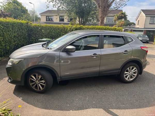 Nissan Qashqai Hatchback, Petrol, 2015, Grey