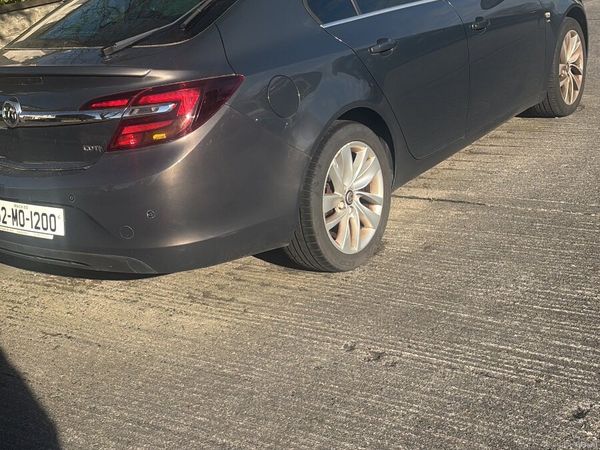 Vauxhall Insignia Hatchback, Diesel, 2016, Grey