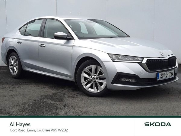 Skoda Octavia Saloon, Diesel, 2023, Silver