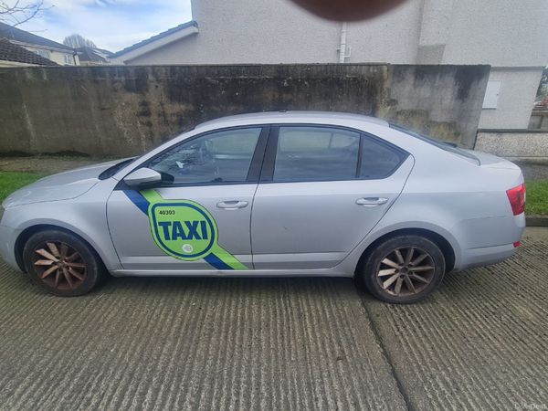 Skoda Octavia Saloon, Diesel, 2016, Grey