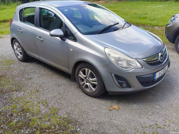 Opel Corsa Hatchback, Petrol, 2011, Silver
