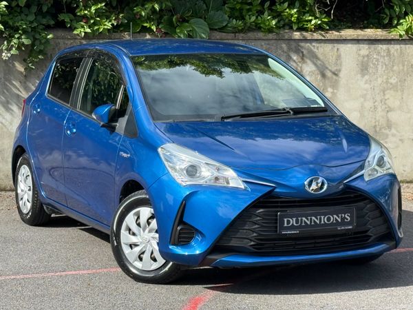 Toyota Yaris Hatchback, Petrol Hybrid, 2017, Blue