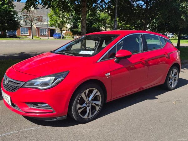 Opel Astra Hatchback, Diesel, 2016, Red