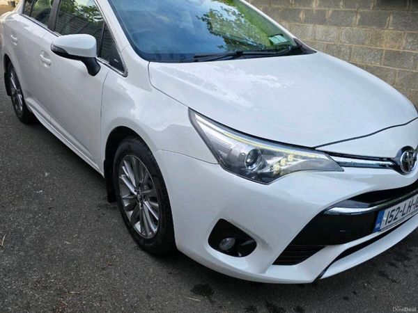 Toyota Avensis Saloon, Diesel, 2015, White