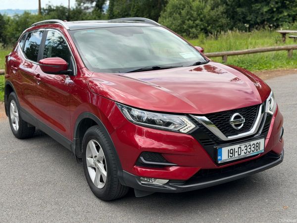 Nissan Qashqai MPV, Diesel, 2019, Red