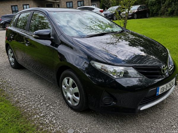 Toyota Auris MPV, Petrol, 2013, Black