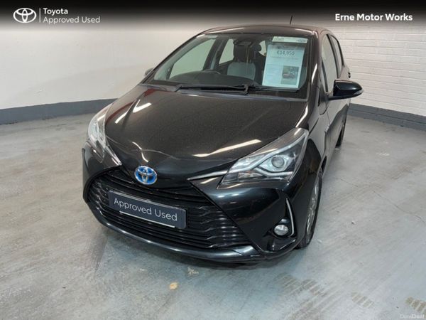 Toyota Yaris Hatchback, Petrol Hybrid, 2018, Black