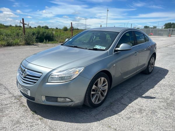 Vauxhall Insignia Hatchback, Diesel, 2013, Silver
