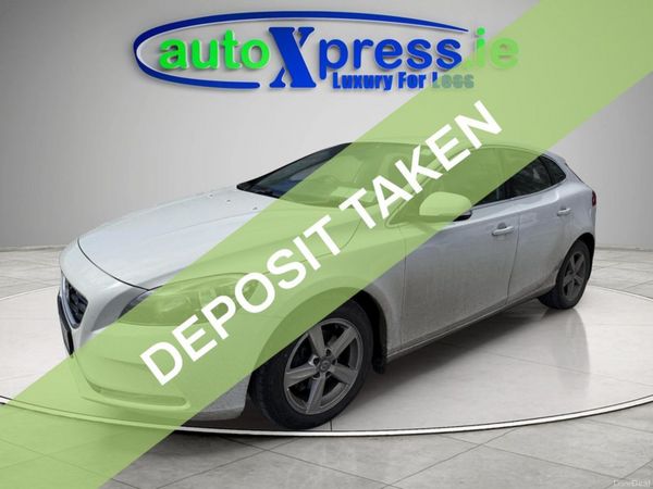 Volvo V40 Hatchback, Diesel, 2014, White