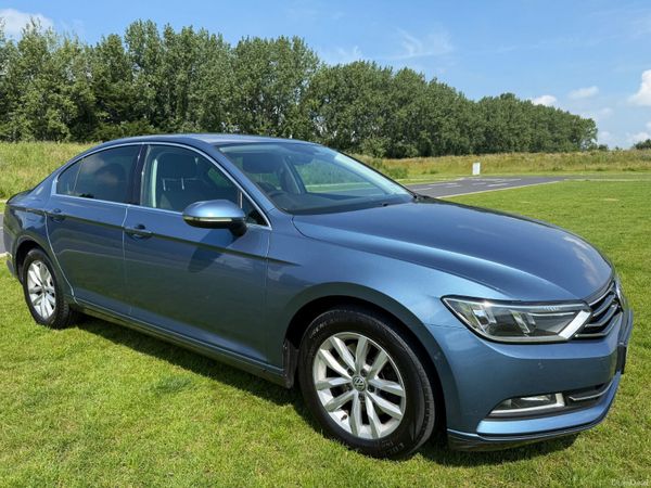 Volkswagen Passat Saloon, Diesel, 2017, Blue