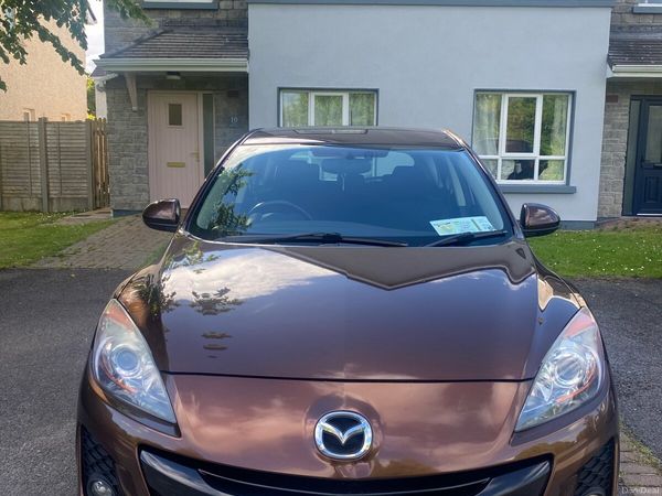 Mazda Mazda3 Hatchback, Diesel, 2012, Brown