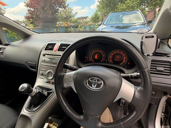 Toyota Auris Hatchback, Diesel, 2008, Silver