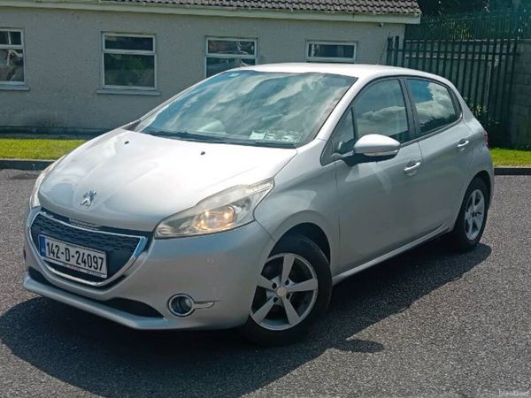 Peugeot 208 Hatchback, Petrol, 2014, Silver