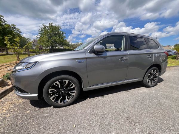 Mitsubishi Outlander SUV, Petrol Plug-in Hybrid, 2015, Grey