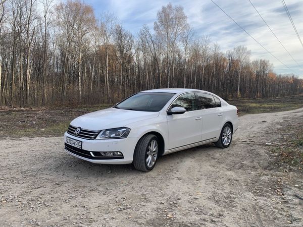 Volkswagen Passat Saloon, Diesel, 2013, White