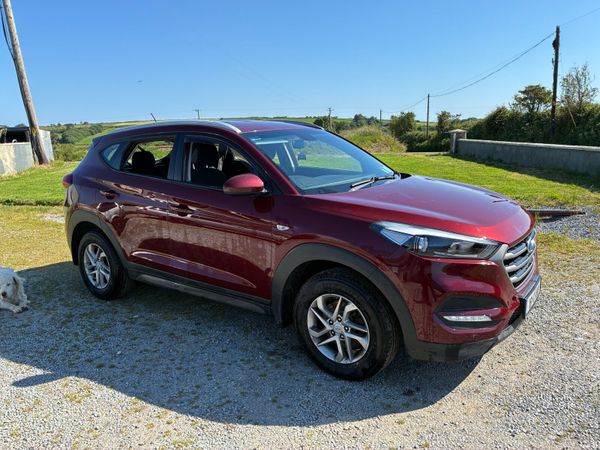 Hyundai Tucson SUV, Diesel, 2016, Red