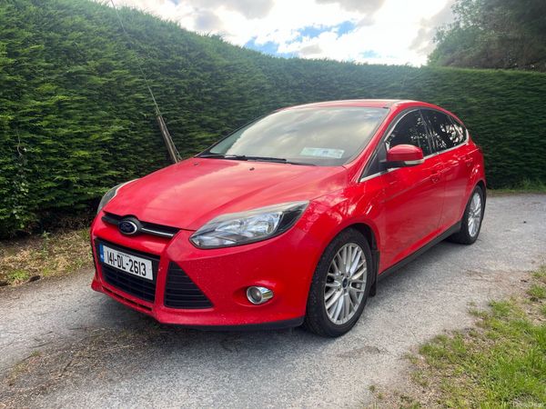 Ford Focus Hatchback, Diesel, 2014, Red