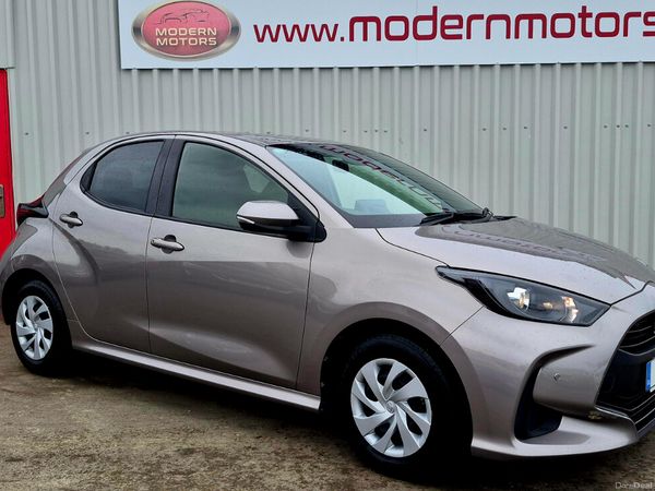 Toyota Yaris Hatchback, Petrol Hybrid, 2021, Grey