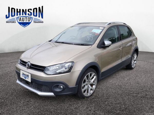 Volkswagen Polo Hatchback, Petrol, 2015, Beige