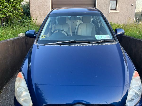 Hyundai Accent Saloon, Petrol, 2011, Blue