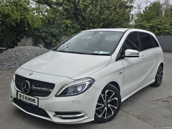Mercedes-Benz B-Class MPV, Petrol, 2012, White