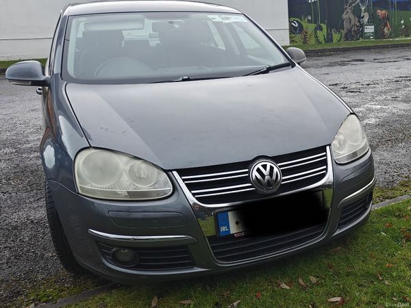 Volkswagen Jetta Saloon, Petrol, 2009, Grey