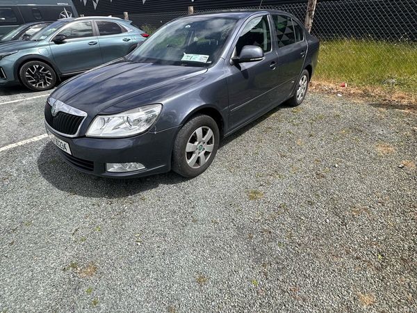 Skoda Octavia Saloon, Diesel, 2011, Grey