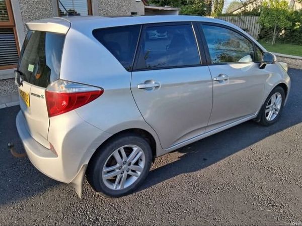 Toyota Verso-S MPV, Petrol, 2011, Silver
