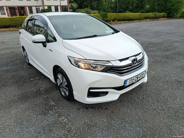 Honda Shuttle MPV, Petrol Hybrid, 2017, White