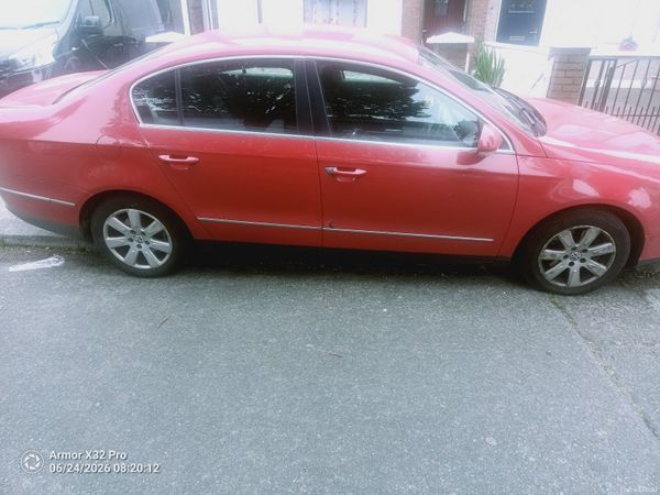 Volkswagen Passat Saloon, Petrol, 2009, Red