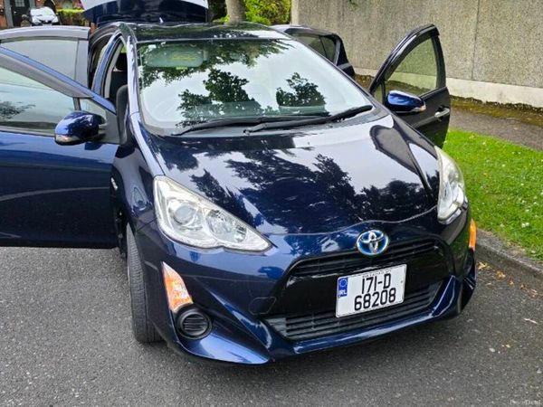 Toyota Aqua Hatchback, Petrol Hybrid, 2017, Navy