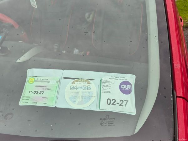 Toyota Auris Hatchback, Petrol, 2007, Red