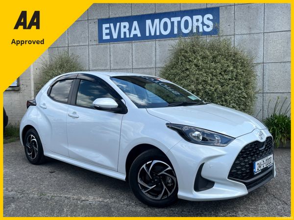 Toyota Yaris Hatchback, Petrol Hybrid, 2024, White